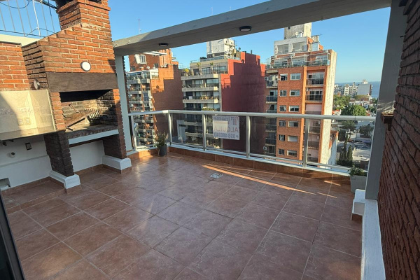Penthouse con Parrillero! Inmejorable Zona! 2 dormitorios, 2 Baños, Garaje!! #8424