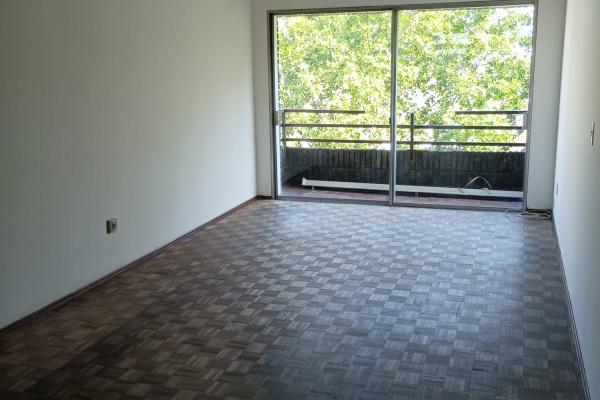 Hermoso Apartamento Con Vistas Despejadas Zona Centro, Buena Locomoción Y Ubicación! #9121