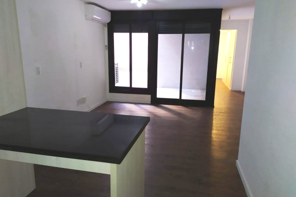 Cómodo Apartamento! 2 Dormitorios, 2 Patios! A Pasos De 18 De Julio! Edificio Nuevo! #9601